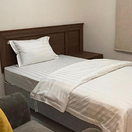 ريزا الفندقية Reeza Suites 알크호바르 외부 사진